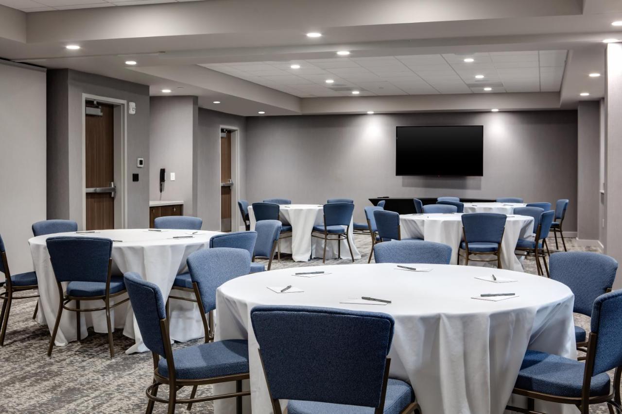 Staybridge Suites - Iowa City - Coralville By Ihg Экстерьер фото